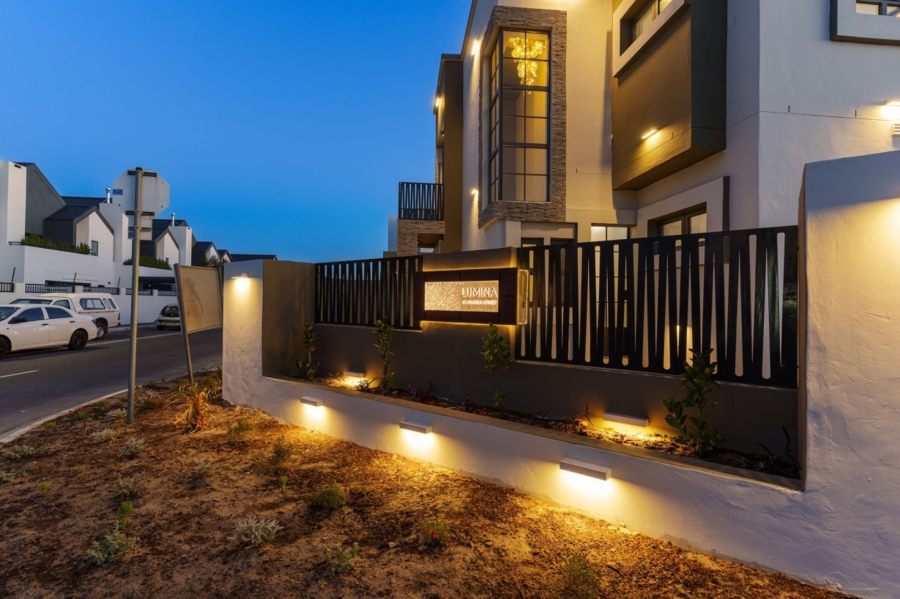6 Bedroom Property for Sale in Sandown Western Cape